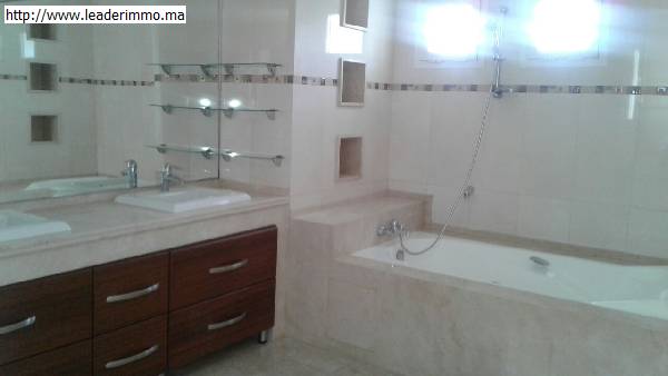 Villa en location à Souissi Rabat.