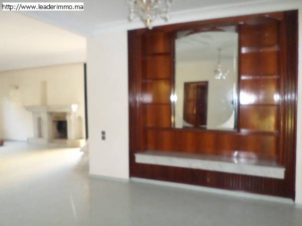 Rabat Hay Riad Villa à louer 500 m²