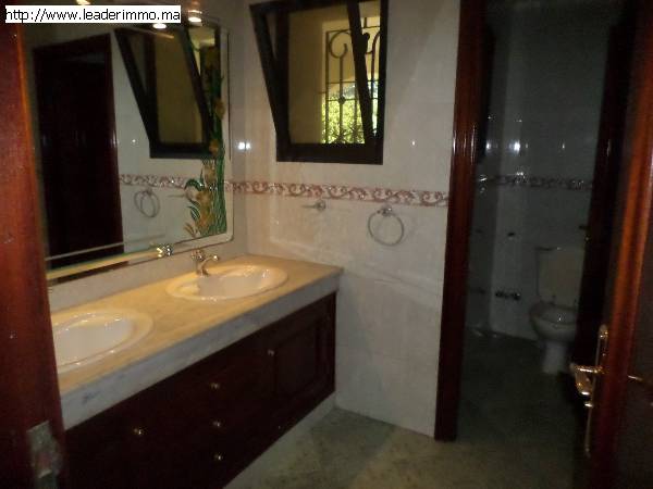 Rabat Hay Riad Villa à louer 500 m²