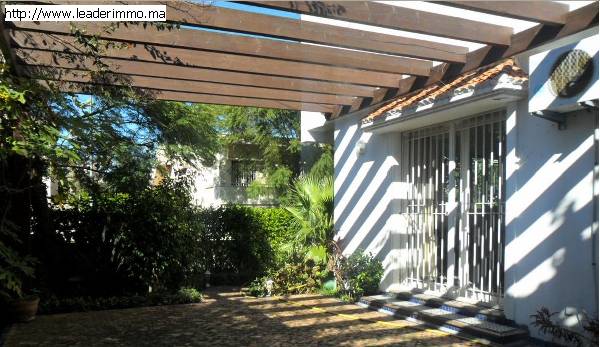 Rabat agdal  villa à louer usage bureau 600 m²
