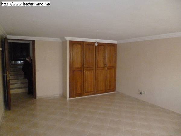 Rabat Harhoura Triplex à louer 180 m²