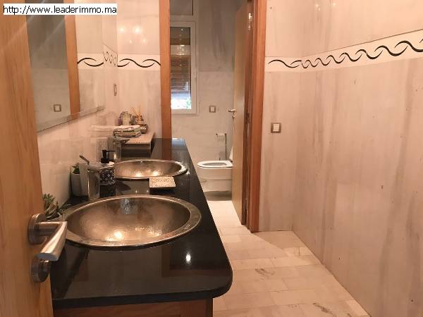 Témara  A vendre villa 460 m²