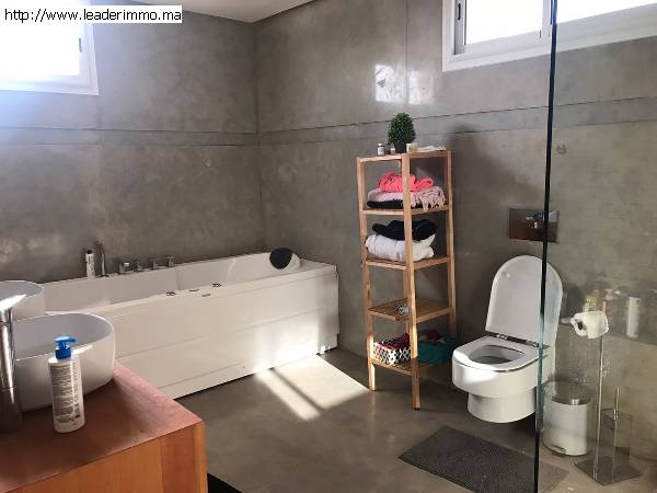 Témara  A vendre villa 460 m²