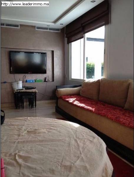 Rabat Hay Riad  A vendre villa  de 370 m²