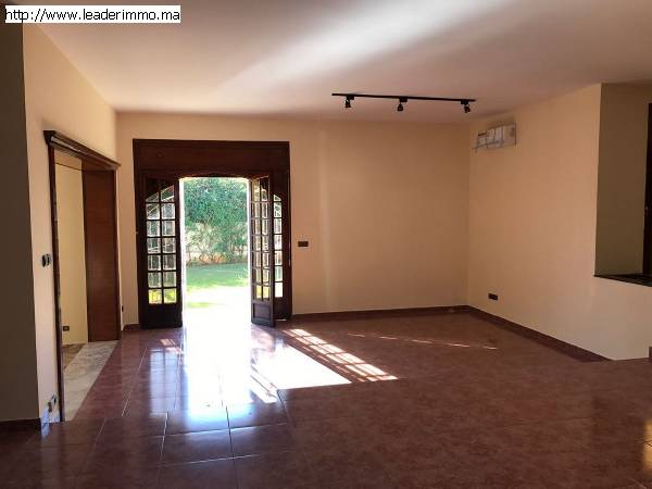 Rabat quartier ONEP: A louer villa  de 2000 m² 