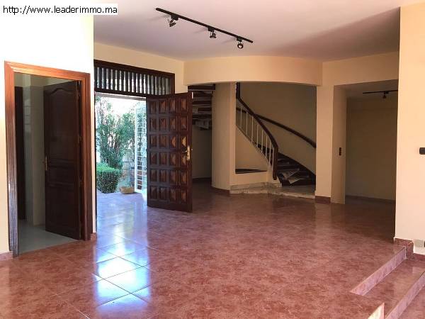 Rabat quartier ONEP: A louer villa  de 2000 m² 