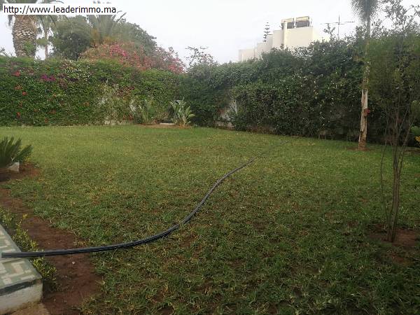 Rabat Hay riad villa 1000 m² en location