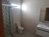 Appartement rénové à vendre.