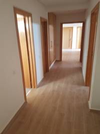 Appartement rénové à vendre.