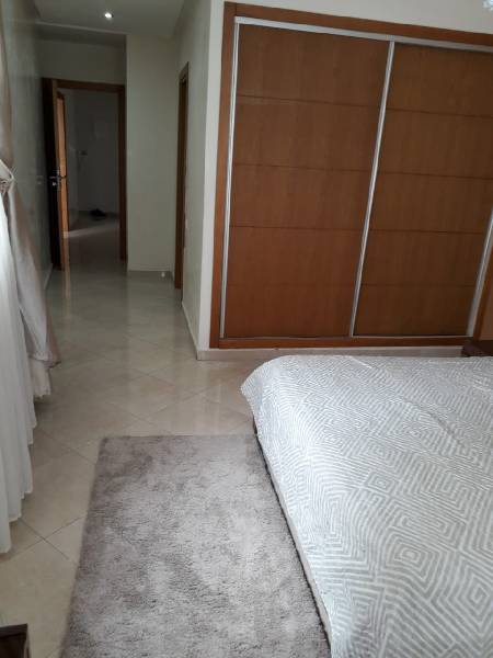 Appartement 3 chambres à louer à Rabat Agdal.