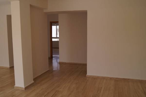Grand appartement à louer en haut d'Agdal.