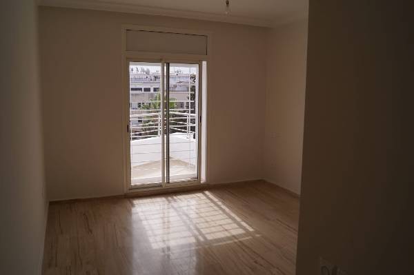 Grand appartement à louer en haut d'Agdal.