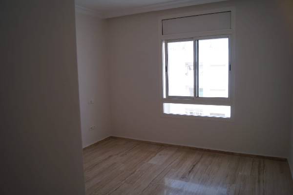 Grand appartement à louer en haut d'Agdal.