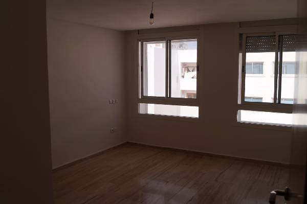 Grand appartement à louer en haut d'Agdal.