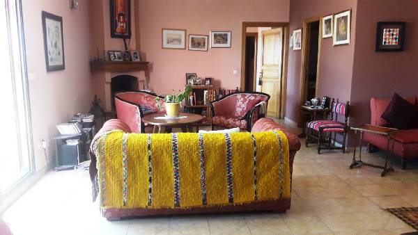 Appartement à vendre avec grande terrasse.