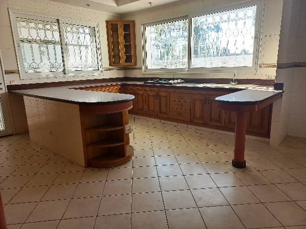 Villa Bureau à louer à Rabat Souissi
