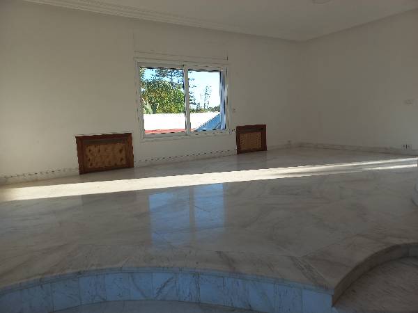 Villa Bureau à louer à Rabat Souissi