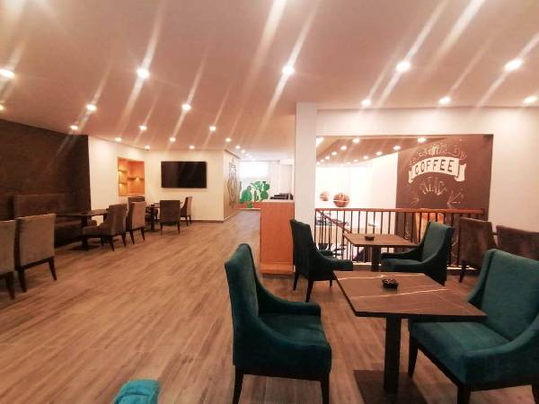 Local commercial à vendre à Hay Riad Rabat