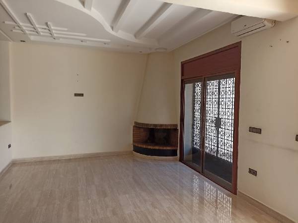 Villa à louer à hay Riad