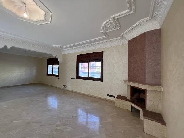 Villa à louer à hay Ryad.