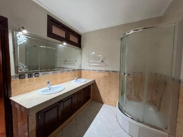 Villa à louer à hay Ryad.