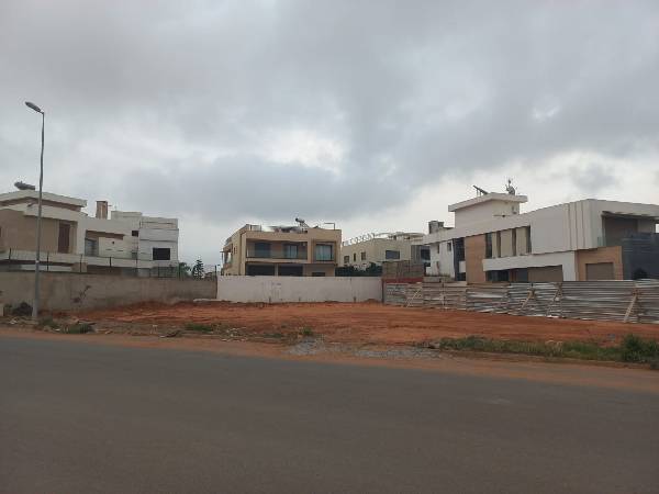 Deux terrains contigus idéalement situés pour villas individuelles à Sala Jadida